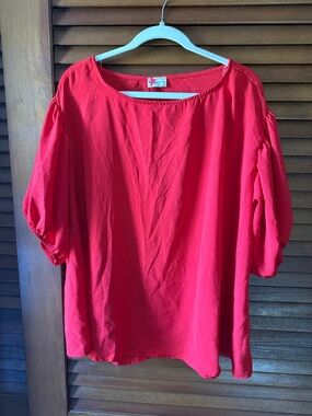 Women's Puff-Sleeve Scoop Neck Blouse in Red